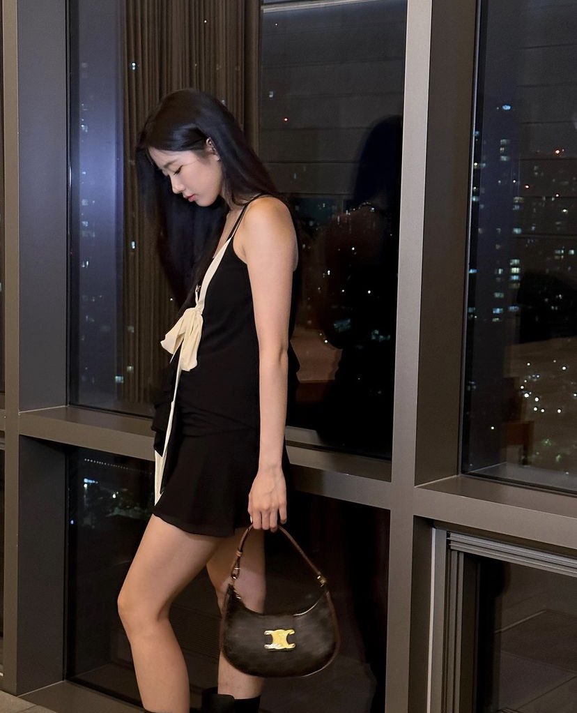 kaiuzha's tweet photo. Amidst the city's night-time spectacle, we stand in awe of its radiant grandeur. The dazzling city lights serve as a backdrop, illuminating our path and igniting our spirits. In this magical interplay of light and darkness, we capture the essence of urban allure. https://t.co/84ZZNMvxwU
