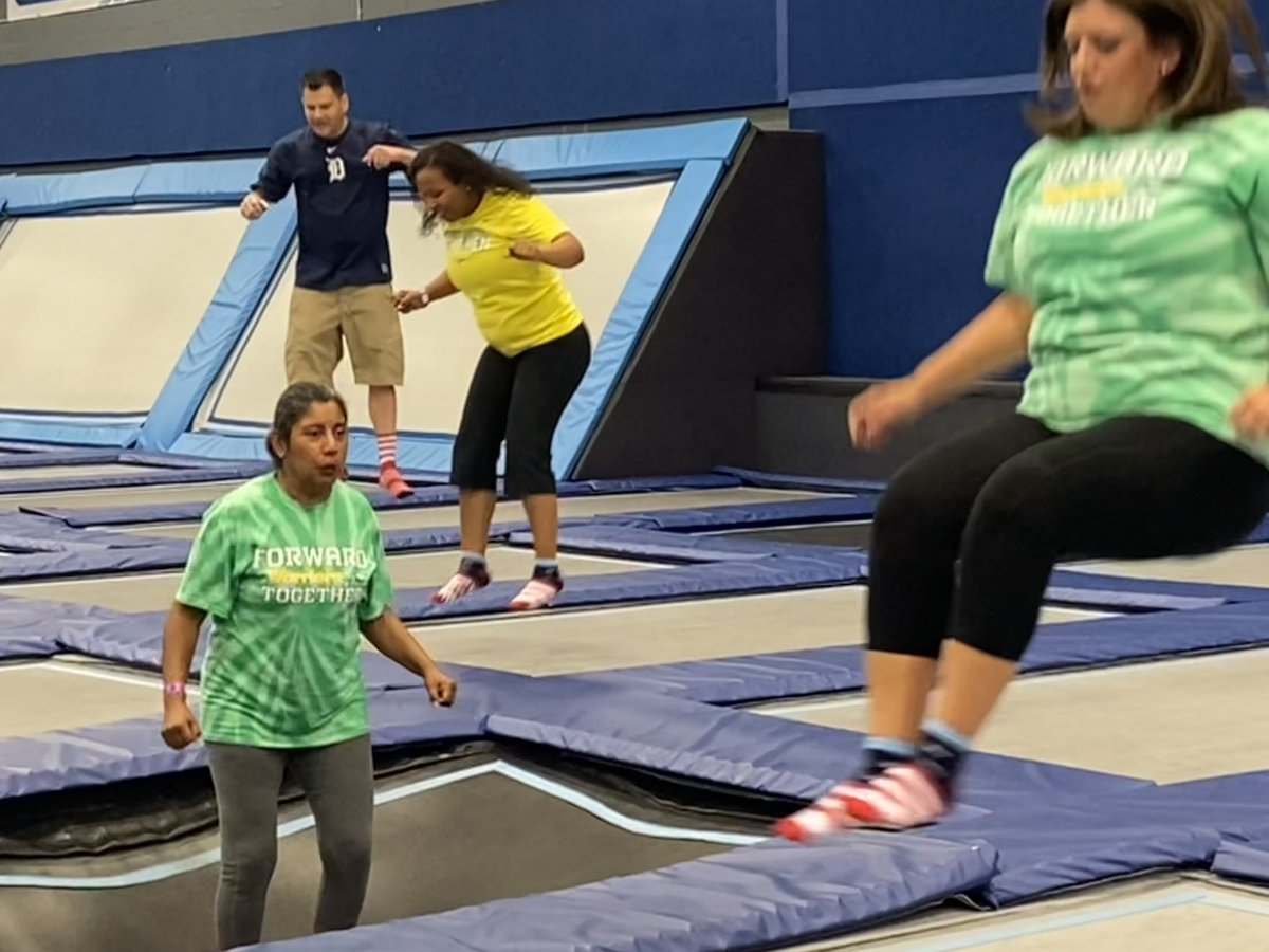 hhs_prncpl's tweet image. Admin Retreat. We were risk-takers and encouragers and laughed incredibly hard! We are ready for the new year 💪🏽 #bestteamever #getexcited 💚💛  @HenricoHighSch @AshleyWalkerMEd @ehphelps @AsprinKroll