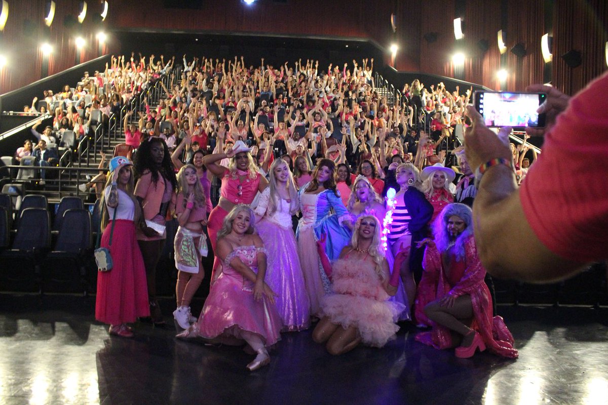 Em parceria com a Warner Brasil e a Espaço  Z o Mega Hero realizou uma pré-estreia incrível de Barbie em Salvador!

Está incrível! Não deixem de conferir nos cinemas ❤️

#Barbie #BarbieFilme