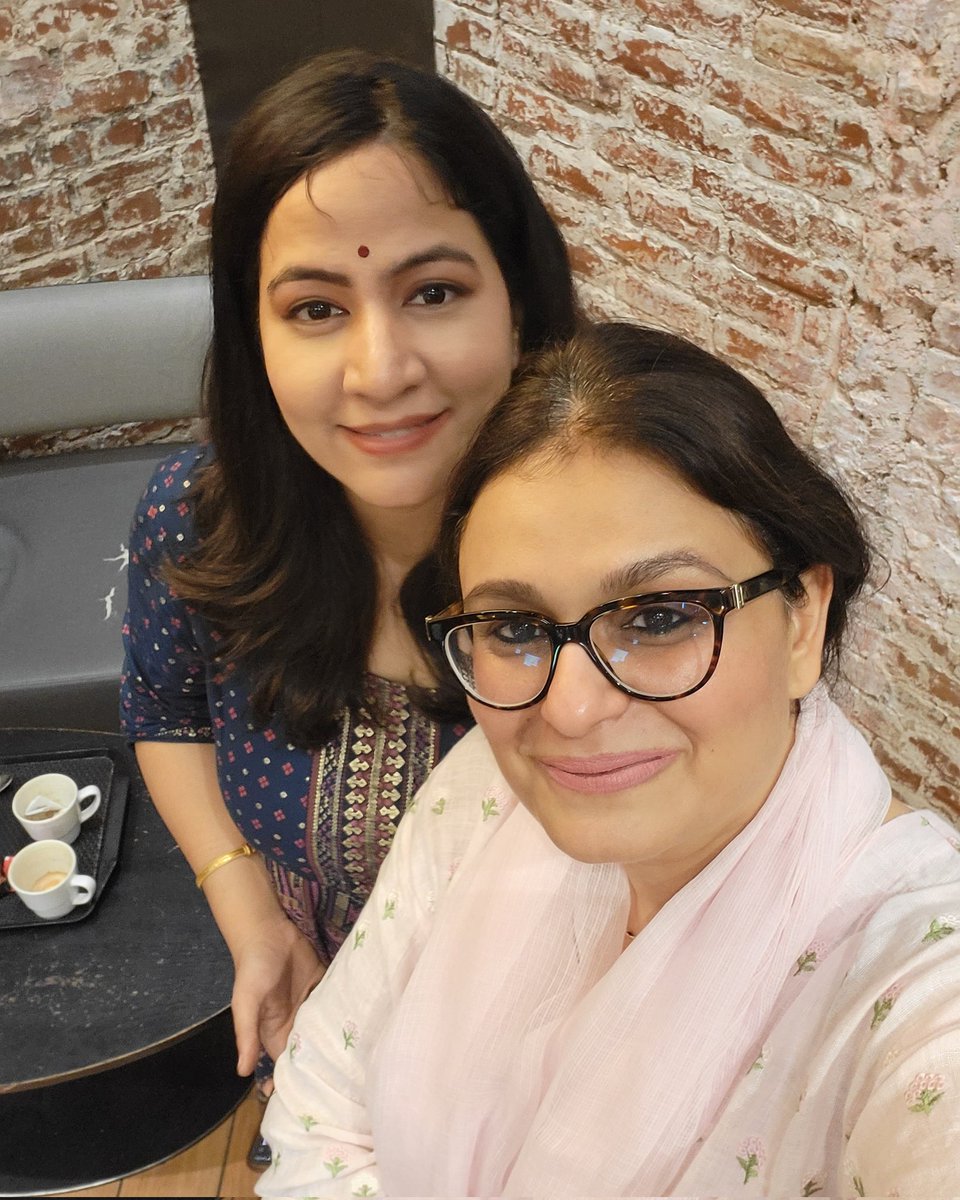 The woman who brought the memories and horror of Sharda Pandit to life on-screen. Who lived Sharda so the nation could see what many long wanted to unsee. Met the talented @bhashasumbli Talked about the world of theatre, the temple called National School of Drama, my forthcoming…