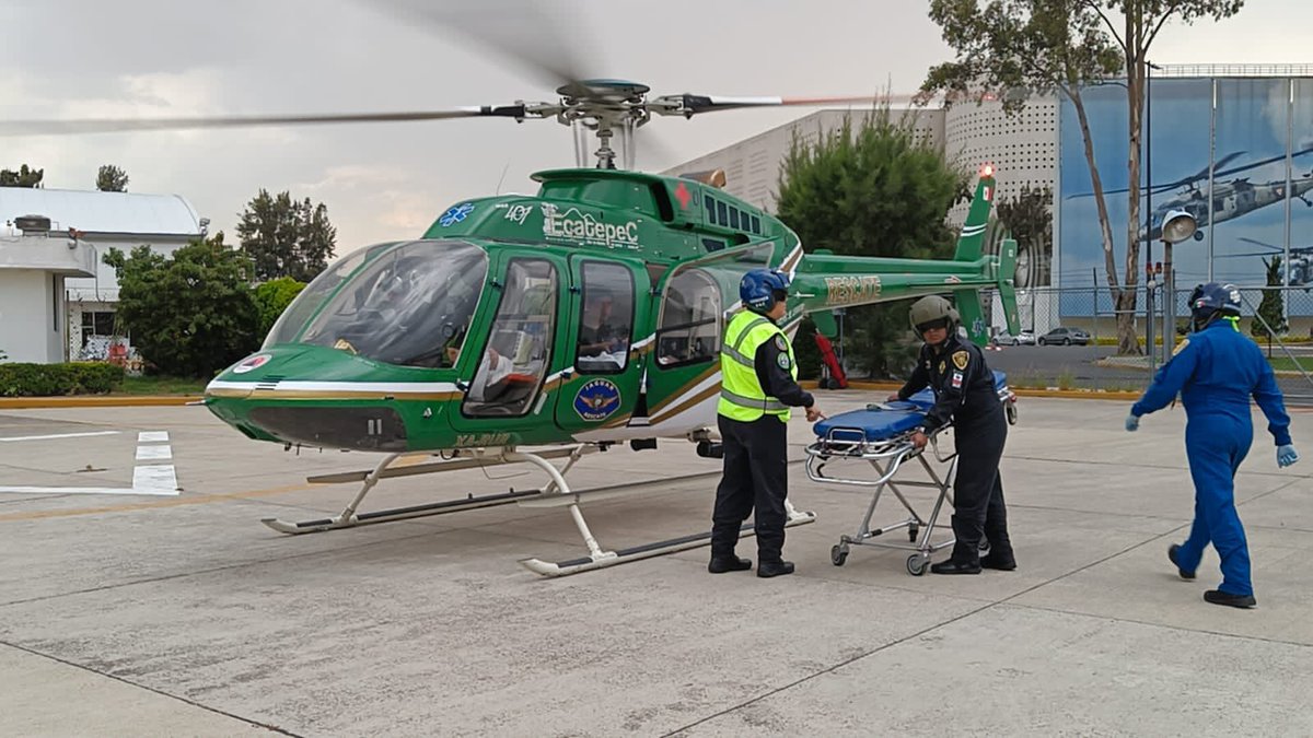 Condores_SSP's tweet image. #CóndoresAmbulancia 

En coordinación con Servicios Aéreos del Gobierno de Ecatepec, se brinda el apoyo para la Atención Médica Prehospitalaria y Traslado Aéreo, de un paciente masculino de 24 años
#cóndoresequipo #cóndoresambulancia #mexico #ecatepec #CDMX #ambulancia #traslado