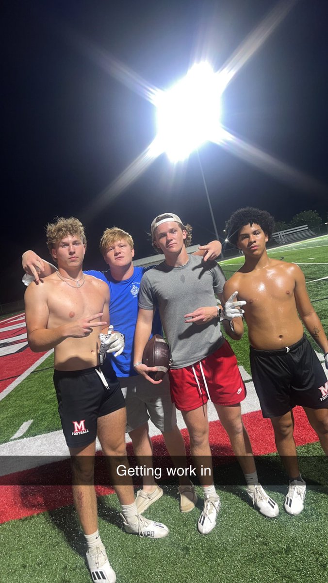 Masonleach31's tweet photo. Got some work in with the guys #Manymade https://t.co/s7uIFFcnNr