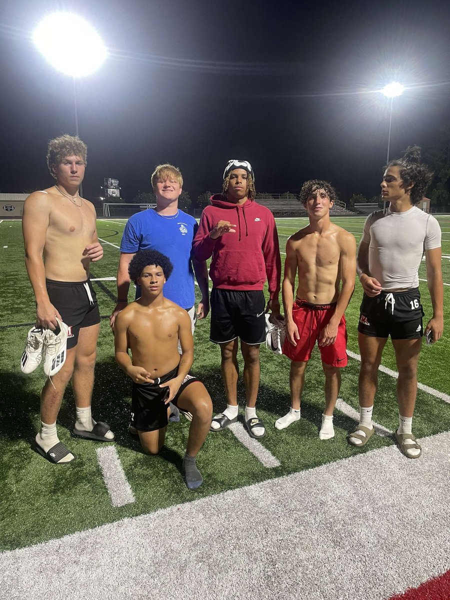 Masonleach31's tweet photo. Got some work in with the guys #Manymade https://t.co/s7uIFFcnNr