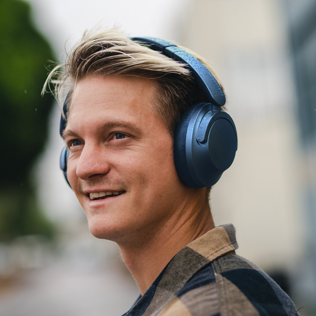 1MoreGlobal's tweet image. 🎉 Elevate your style and sound with 1MORE SonoFlow Headphones in stunning Blue and Silver! 🎧 Experience a whole new level of listening pleasure with these sleek and stylish headphones.
🔗Available now on the 1MORE Official website👉 bit.ly/3K7tIiv 

#1MORE #SonoFlow