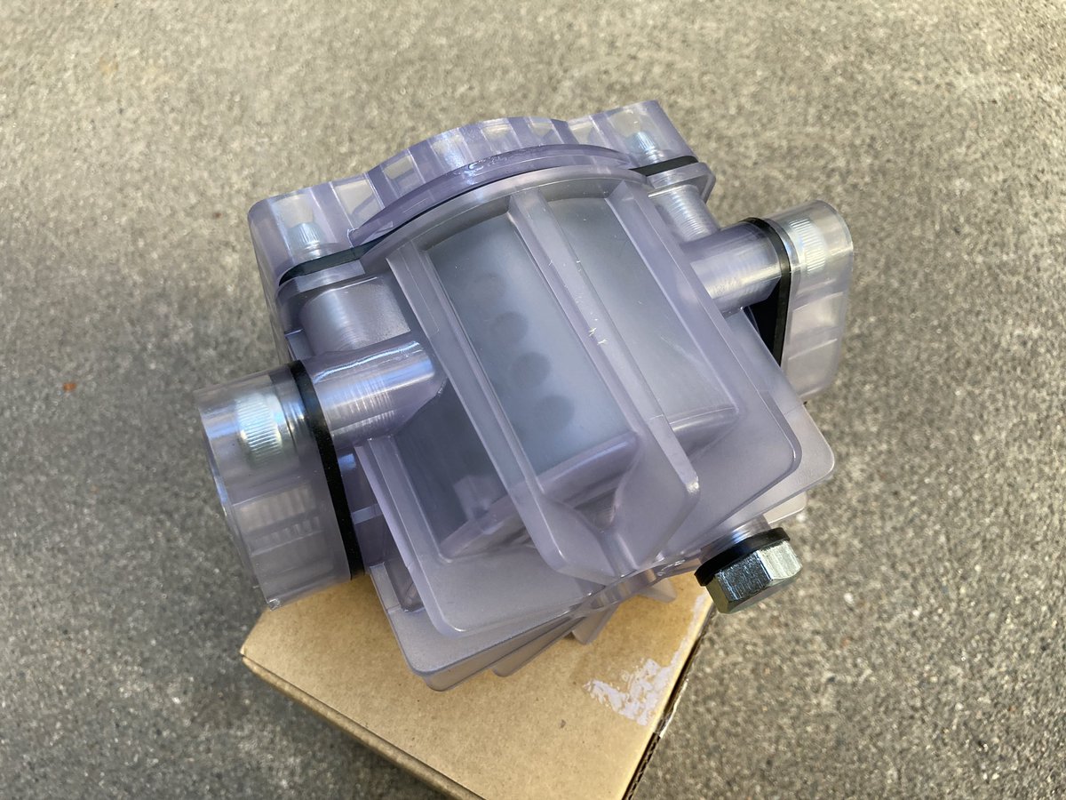 ichiniicamp's tweet photo. これ何かわかる？
これは、ザ・スケルトン砂取り器！
井戸が砂混じりなので、対策として中間に設置予定。
でもその前に、御影砂利を入れると水の色が変わったから、砂抑えと水質浄化のため掘り返して砂利をたっぷり入れよう。
#キャンプ場作り
#キャンプ好きと繋がりたい
#井戸
#井戸掘り
#砂取り器 https://t.co/aJhoLBjXpt
