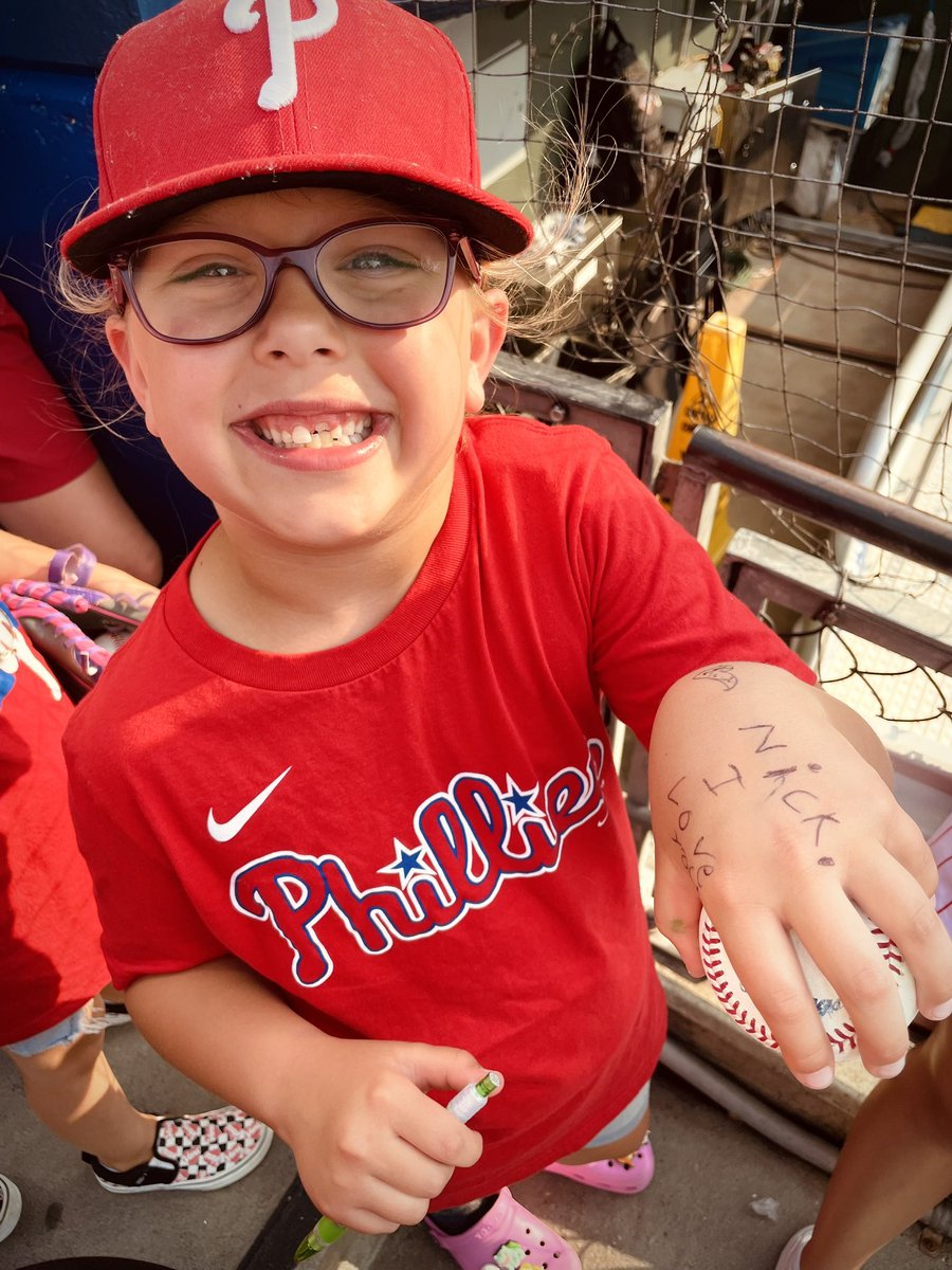 Sarah40389553's tweet photo. Almost exactly one year after #NickCastellanos threw her a ball, she was able to get him to sign that same ball and he made her the happiest little girl! #NicksBiggestPhan #Phillies #HowAboutThatWinTho  @jessgomezzz thank your hubby for us! She’s been glowing ever since! 😍😍 https://t.co/RKL17idPtA