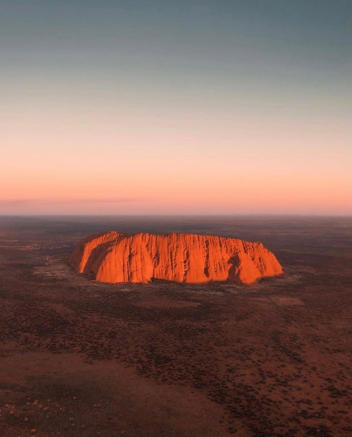 We could look at this spectacular sight allll day! 😍🚁 

📸: #Uluru by lucasaidphoto 🙌

#NTaustralia #SeeAustralia #RedCentreNT #outback #holidayherethisyear
