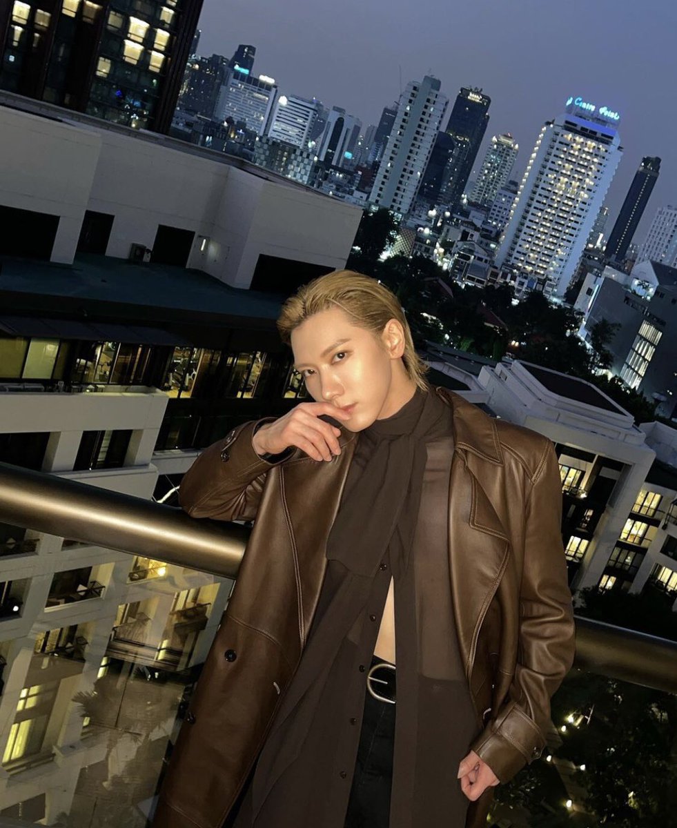 rarune01's tweet photo. 【SAINT LAURENTオススメアイテム】

NCTテン着用🇰🇷
最新SAINT LAURENT SUMMERコーディネート📸

#SaintLaurent #nct #テン #ten #fashion
#ファッション #メンズファッション
#メンズコーデ #スタイリスト https://t.co/9rwKQMDlaf