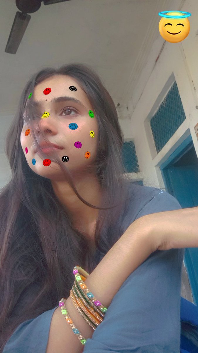 अगर विश्वास खुद पर हो तो,
उजड़ी हुई जिंदगी भी खिल जाती है ....🍁 radhey radhey ❤️