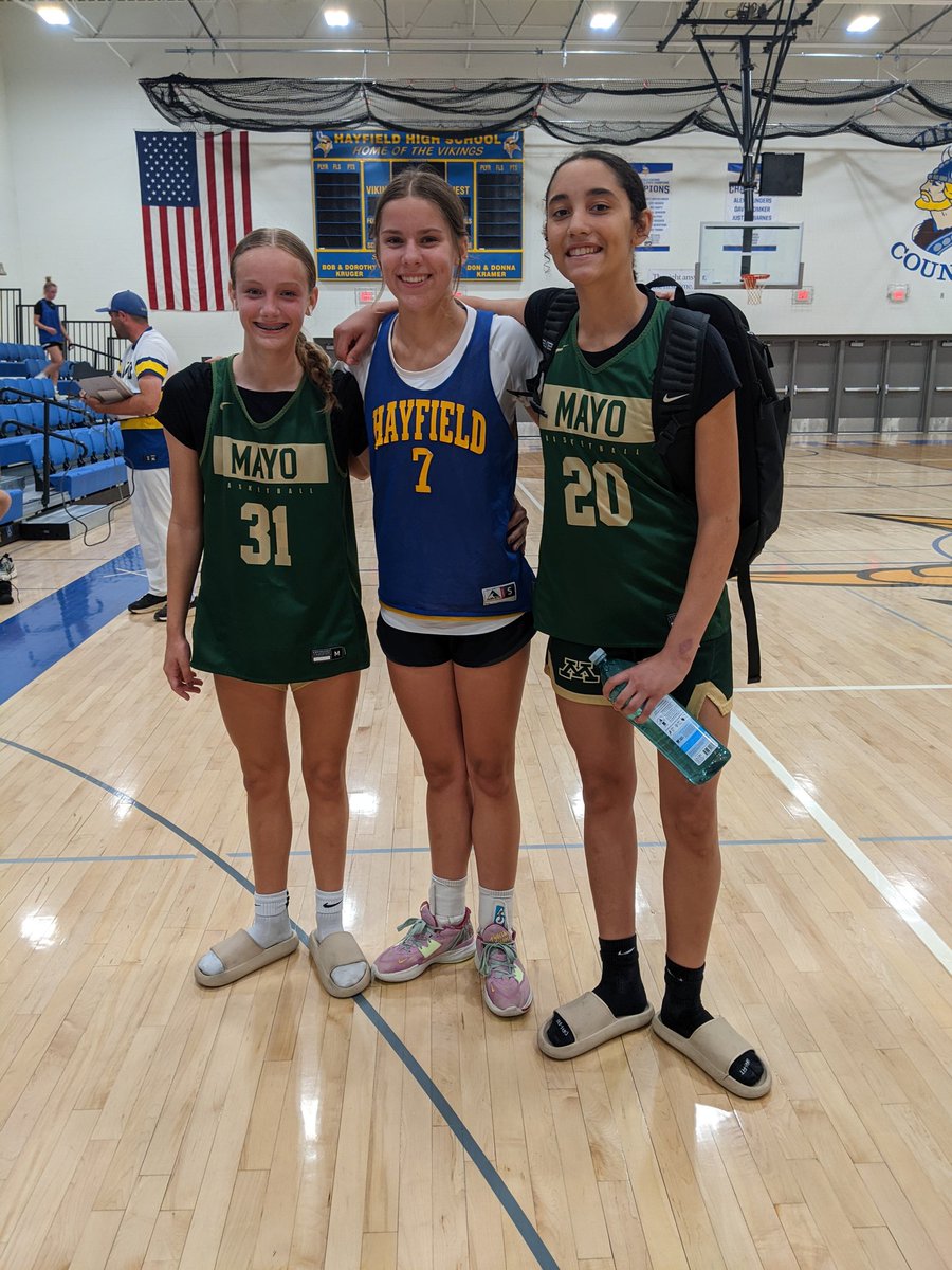 SaraMGillette2's tweet photo. Fun to watch @MaddyMclaugh_27 , @betsygillette7 , and @maggiebball24  of @AirMinnesota play against each other tonight! 
@lcarisch7 @nancy_soro13 https://t.co/jlsIIpEhpS