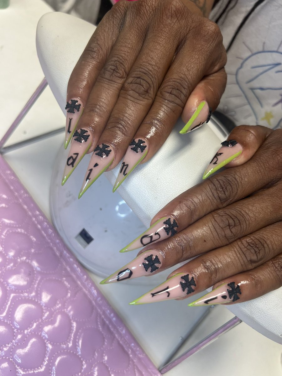 __imrealllyherr's tweet photo. WHAT NAIL TECH YOU KNOW IN THE BAY THAT GOT DEALS MONDAY-FRIDAY!? I’ll wait 😴 retweet this is you fuck wit me, I’m trynna gain new clients! 🖤 #bayareanailtech #oaklandnailtech https://t.co/ORo3gYCcWx