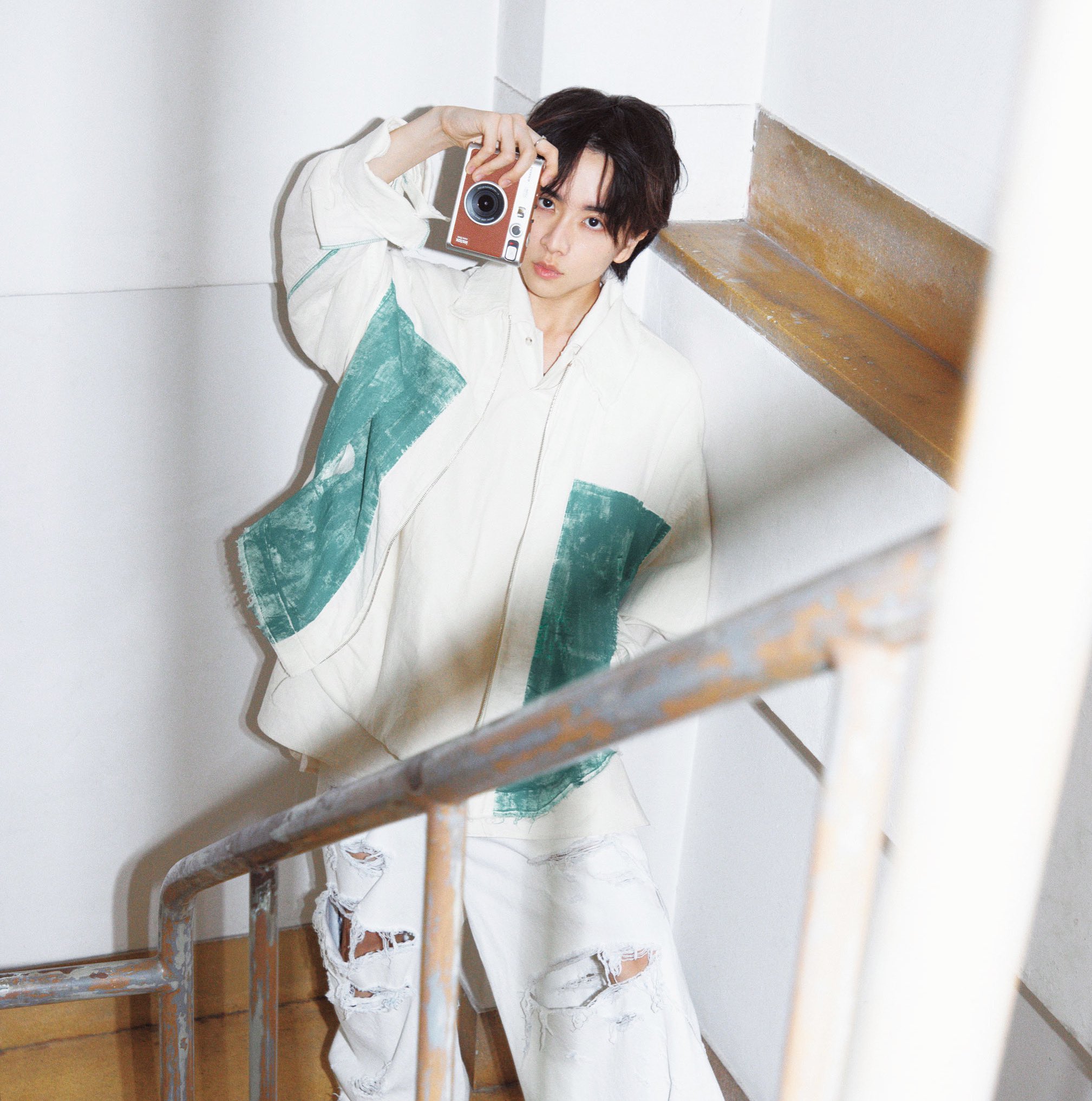 板垣李光人　チェキ　生写真 RIHITO ITAGAKI x instax mini Evo ｜ BARFOUT!