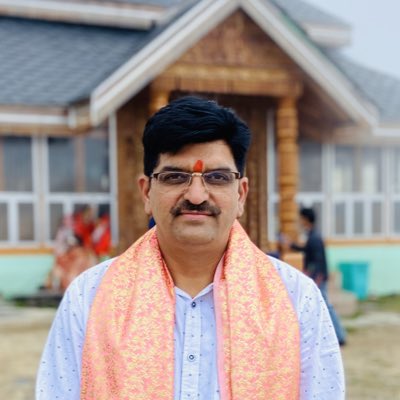 ved10004's tweet photo. #NewProfilePic https://t.co/g5rfbLUmHt