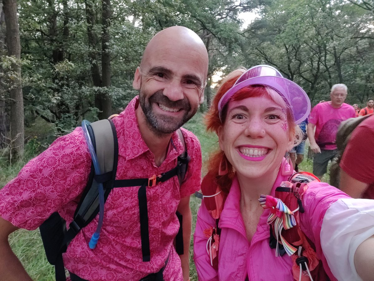 Meisje_Sanne's tweet image. Veenendaal represent! 💖

#vierdaagse #4daagse #walkoftheworld #nijmeegsevierdaagse #4daagsenijmegen #4daymarches #rozewoensdag #dagvanwijchen