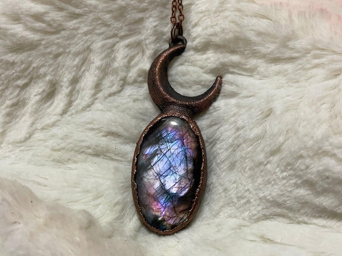 MeadowstoneRVA's tweet photo. A few pieces that are available in my shop now! I’m still extremely obsessed with making those foiled tarot card earrings. 😍

https://t.co/be9TtRvqr4 https://t.co/8cCzQecPEs