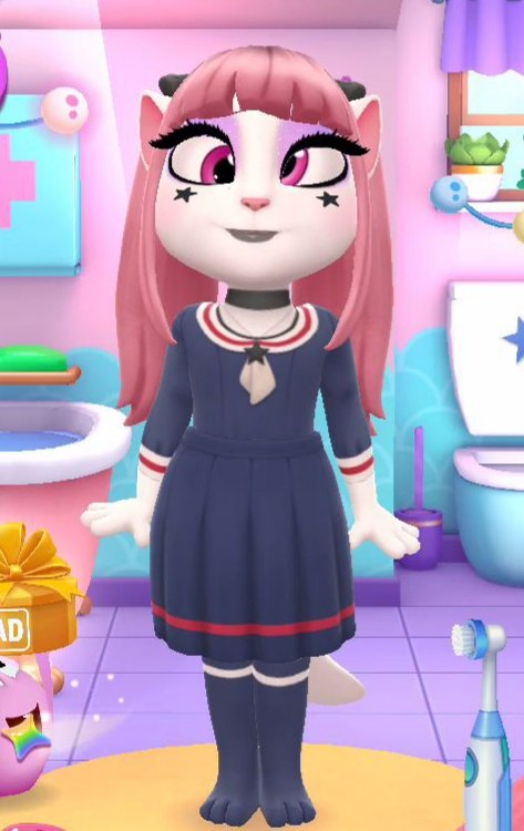 CringeSunset's tweet photo. Am i the only one who thinks Angela is hot? 😳 https://t.co/ZYsvm9nZlG