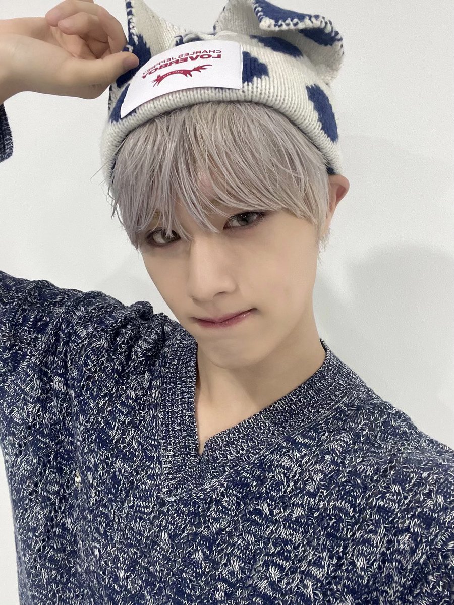 CIX_twt's tweet photo. 🐇🐇🐇🐇🐇

#CIX #씨아이엑스 #현석 #윤현석 #서기 #막내 #FIX #픽스 #픽스내거 https://t.co/TASCRaikj8