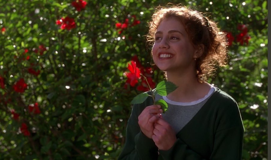 PopCulture2000s's tweet photo. ‘clueless’ was released 28 years ago, a classic. https://t.co/mR0ieQwlmt