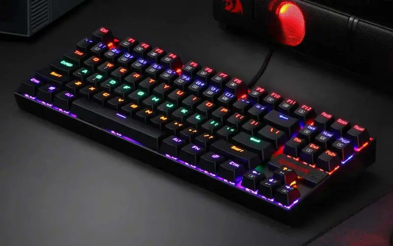Shikary_X_Izzy1's tweet photo. Redragon K552 KUMARA RGB⌨️

Blue swtiches🔨
RGB💡
splash-proof💦
Detachable USB🔌
Budget-friendly option💰

Order today🔗https://t.co/0mHeBatbxh

#Redragon #K552 #Kumara #RGB #MechanicalKeyboard #GamingKeyboard #BudgetKeyboard #GamerGear #KeyboardEnthusiast #gamingcommunity https://t.co/cjmeZ41KsY