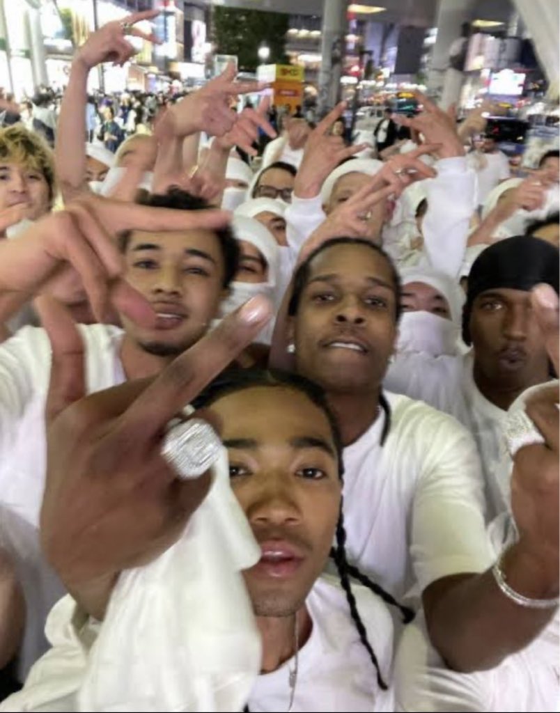 _FlackoJNR's tweet image. South Korea 🇰🇷 
Japan 🇯🇵 
France 🇫🇷 
Barbados 🇧🇧 
I can’t wait to see the music video and how it all comes together. I know the transition’s between the different locations are going to be insane. 🔥🔥