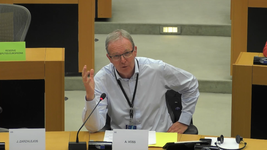 🎥 LIVE: @EP_Legal's Policy implications of #virtualworlds hearing 'Perhaps in the next mandate we will have to create something... guidelines, principles and definitions.' — Co-rapporteur @AxelVossMdEP multimedia.europarl.europa.eu/en/webstreamin…