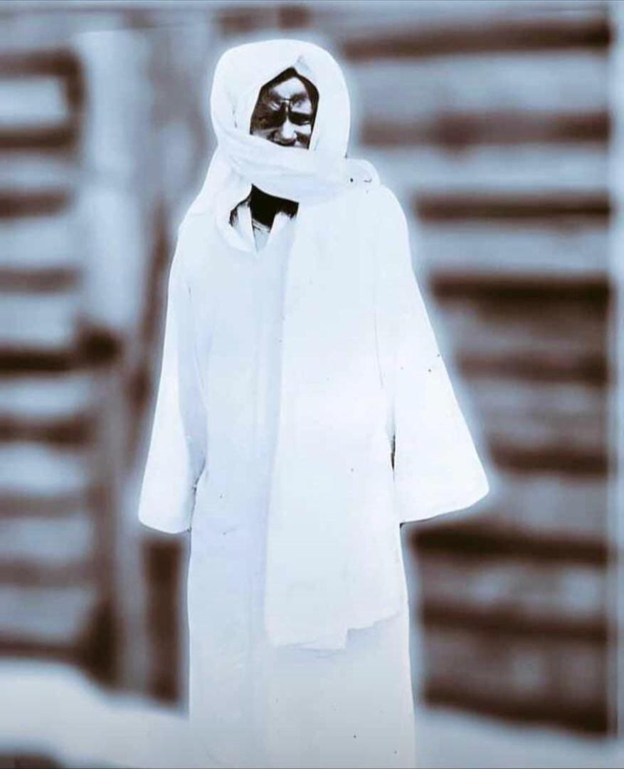 LeMouridePost's tweet photo. 🚨19 Juillet 1927😭19 Juillet 2023

Bisub 18 juillet ci waxtuw tisbaar, ci la Cheex Mustafaa aksi Njaaréem, juge Ñaaxeen.
Ba mu ñëwée ci kër gu mag, fekk na fa Sëriñ Muhammadu Lamiin Joob Dagana ak Sëriñ Maxtaar Silla, bokkoon ci ñi gëna jege Sëriñ Tuubaa.⤵️ https://t.co/FVTdp2Fw97