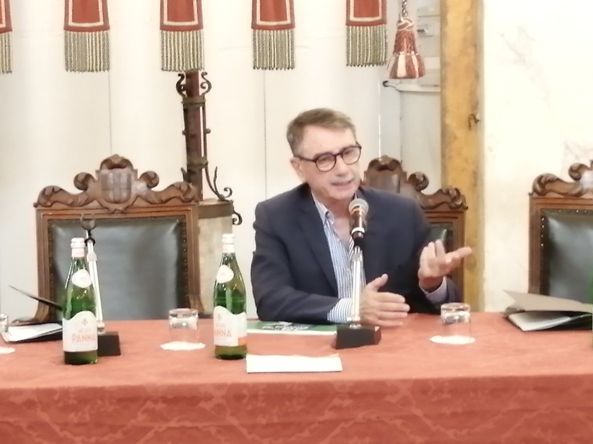 Ecodallecitta's tweet photo. #Montalbetti (@comieco): "Con la #PaperWeek migliaia di cittadini possono vedere come avviene il riciclo direttamente negli impianti. Perché la trasparenza è fondamentale" https://t.co/BzYmANO4m1