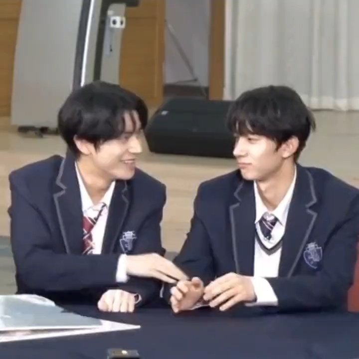 no context heejake (@nocontextheejek) on Twitter photo 