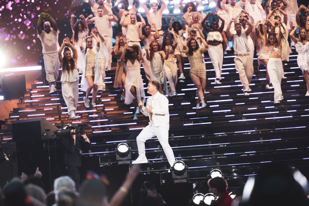 GaryBarlow's tweet photo. What an incredible summer it's been so far ! What was your favourite moment ? ☀️ https://t.co/1IAQ9D5asM