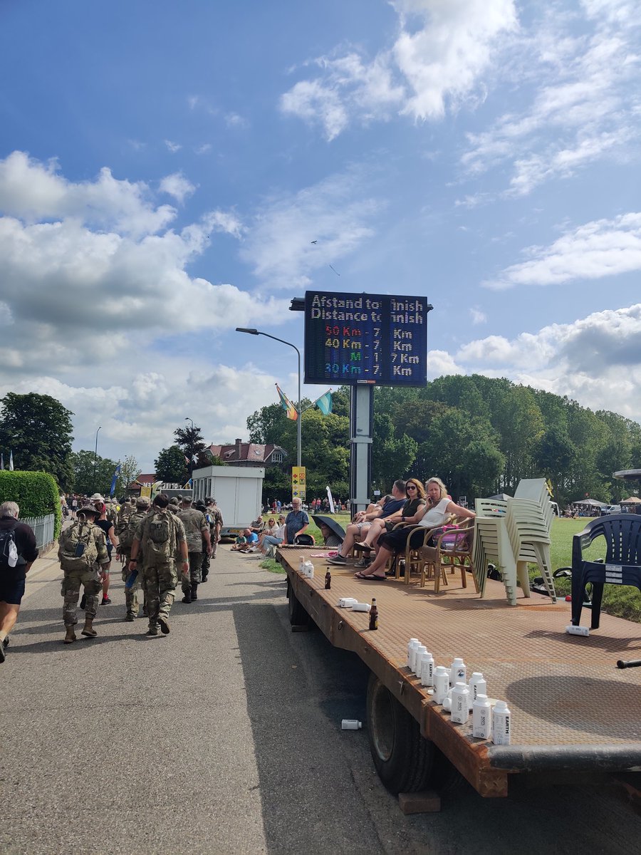 Meisje_Sanne's tweet image. Op naar Weurt en Nijmegen!🙆‍♀️

#vierdaagse #4daagse #walkoftheworld #nijmeegsevierdaagse #4daagsenijmegen #4daymarches #rozewoensdag #dagvanwijchen