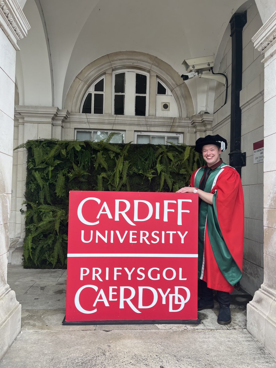 I finally got to wear my floppy hat yesterday after a challenging few years. Thank you to all who made it possible, especially @hodsonkl, @efi_mantz and @CarysSpencer_ #phd #graduation #CardiffGrad