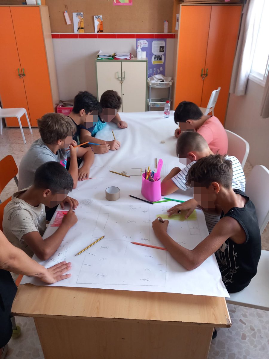 AfanasSCRT's tweet photo. Como anteriormente, #AfanasSCRT desarrolla el programa de Apoyo a la Red de Solidaridad y Garantía Alimentaria, actividades #SocioEducativas, garantizando 3 comidas diarias, a menores en riesgo de #ExclusiónSocial, seleccionados por S. Sociales @AytoSanlucar
#TodosADisfrutar https://t.co/1BW8BXsjfa