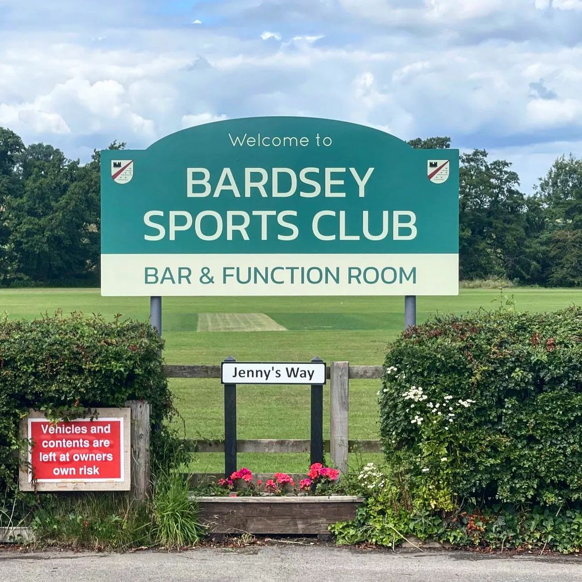 Out with the old and in with the new! We recently had the pleasure of transforming the signage at Bardsey Sports Club #signmaker #yorkshiresignmaker #signmakeryorkshire #graphics #space3 #space3creative #space3signs #yorkshire #bardsey #bardseysportsclub #skipton #leeds #shipley