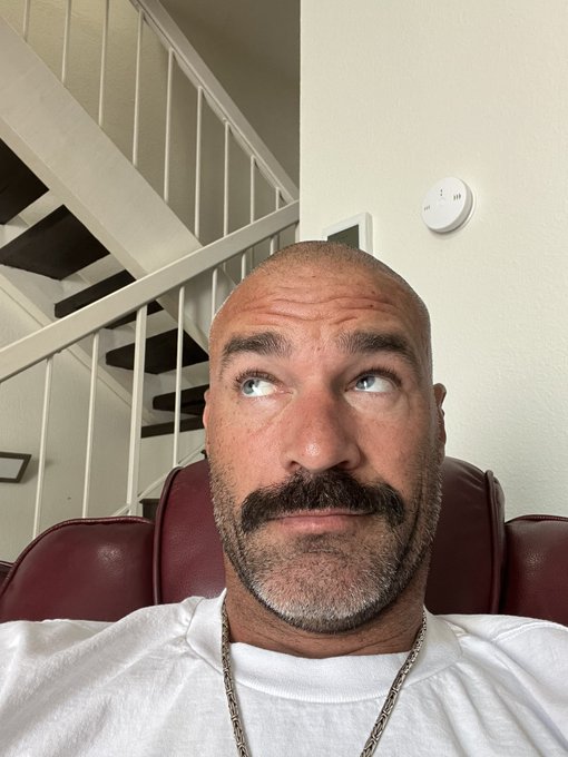 Last of the men! Studshit https://t.co/tRXRHYOKoU<a href="/tag/studshit"class="tags"><span>#studshit</span></a>