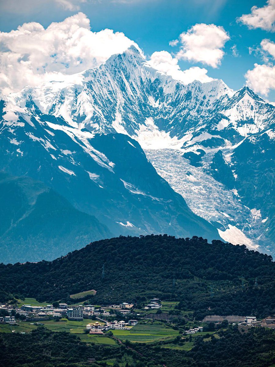 This is when I was on vacation last week, I went to Meili Snow Mountain in China.