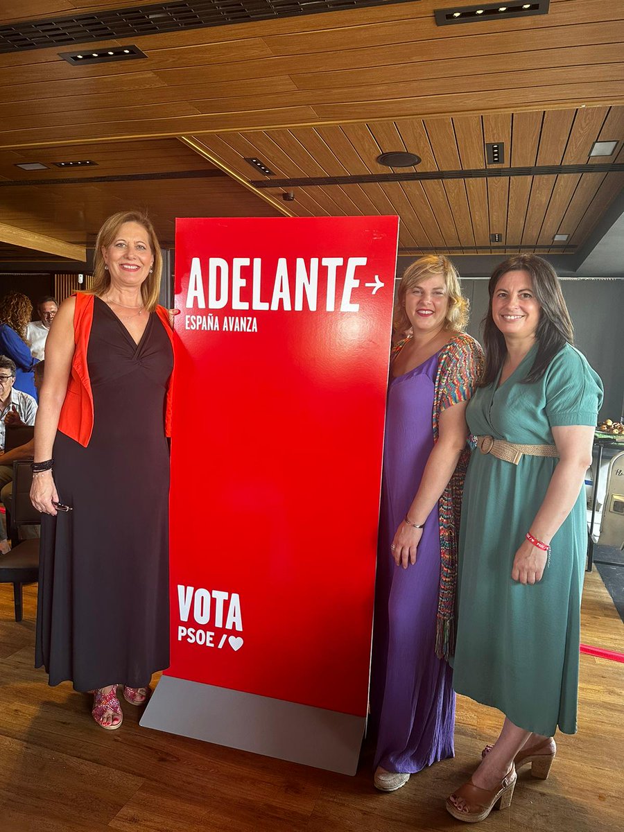 PsoeOsuna's tweet photo. ADELANTE/❤️ Porque ESPAÑA AVANZA con PSOE
Pedro Sánchez Pérez-Castejón PRESIDENTE

Hoy, en Sevilla, hablando de políticas de igualdad. https://t.co/QSpdEul7JI