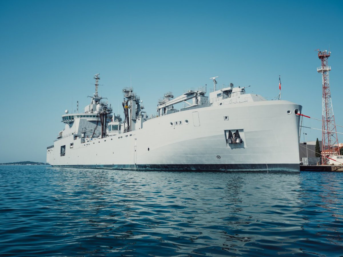 vguillermard's tweet photo. #défense @MarineNationale @navalgroup a livré (18/07) lors d'1 cérémonie à #Toulon, son port d’attache, le Jacques Chevallier, 1er des 4 bâtiments ravitailleurs de force BRF du programme Flotte Logistique #FlotLog, construit avec #Chantiers de l'Atlantique à Saint-Nazaire https://t.co/djT2nHgEHp