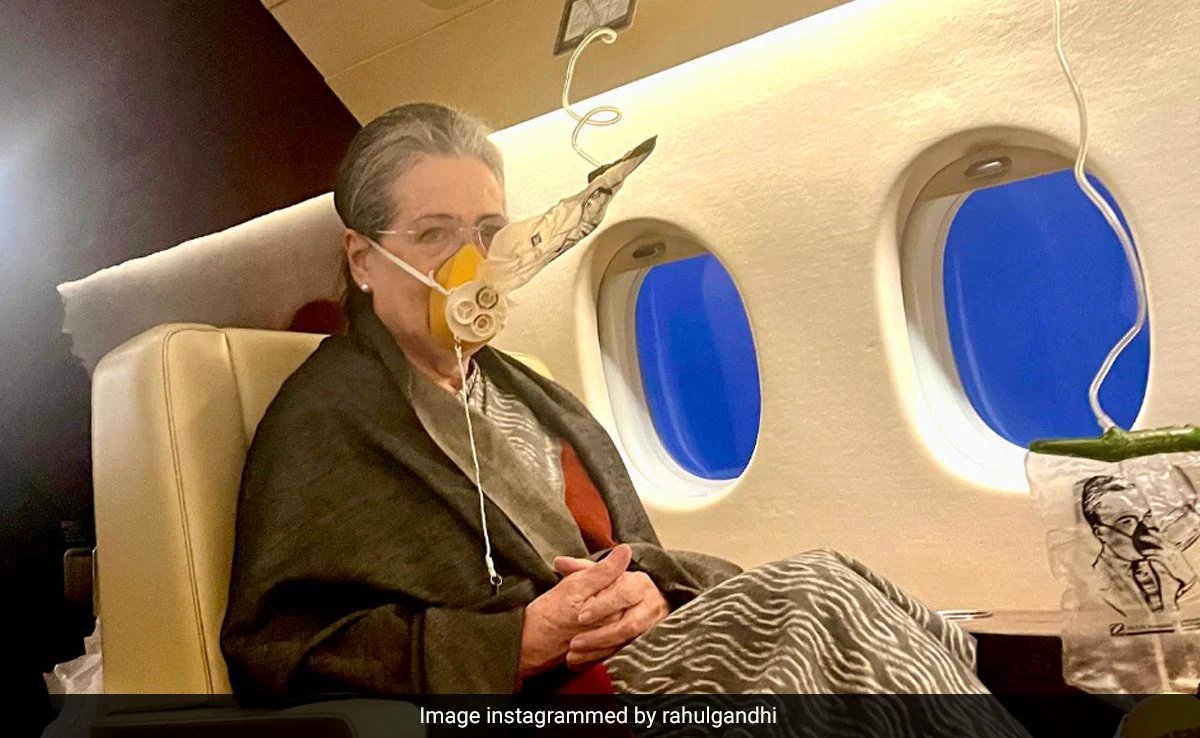 "Ma, Grace Under Pressure": Rahul Gandhi's Post On Emergency Landing ndtv.com/india-news/rah…