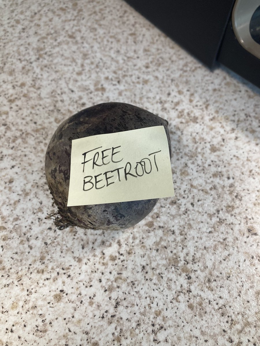 Always great to go back to the office <a href="/emmajmorley/">Emma Morley</a> #eatyourveg