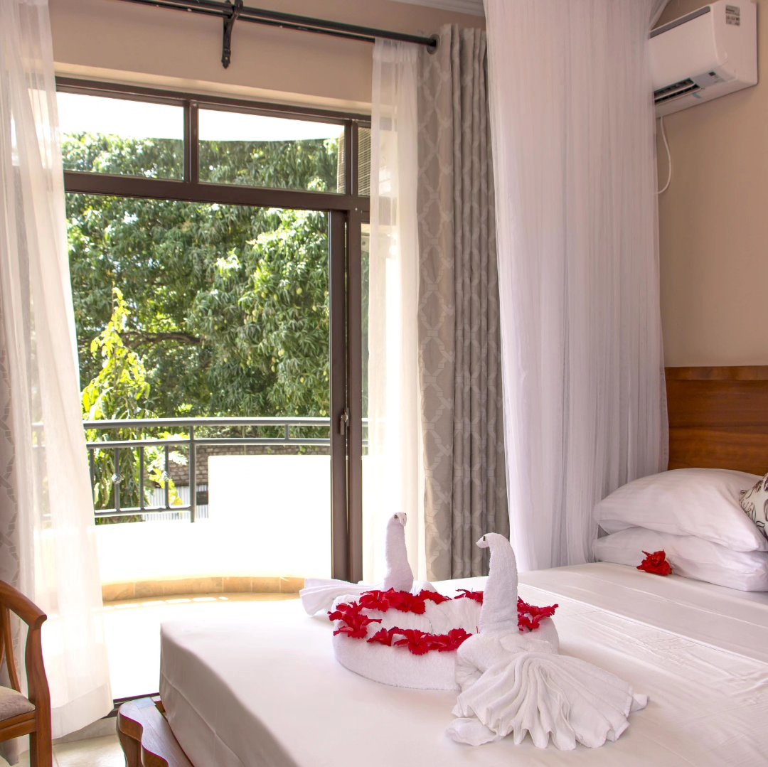 HComster's tweet photo. 🏨 Coastal Chic Retreat: Unwind in style at our boutique hotel, where coastal charm meets modern sophistication. 🌴🌴🌴

Immerse yourself in unparalleled luxury as you enter our meticulously designed Studio/1/2 bedroom suites.

From 4,000/- per night only! 🤩 https://t.co/p0LOIDJkk4