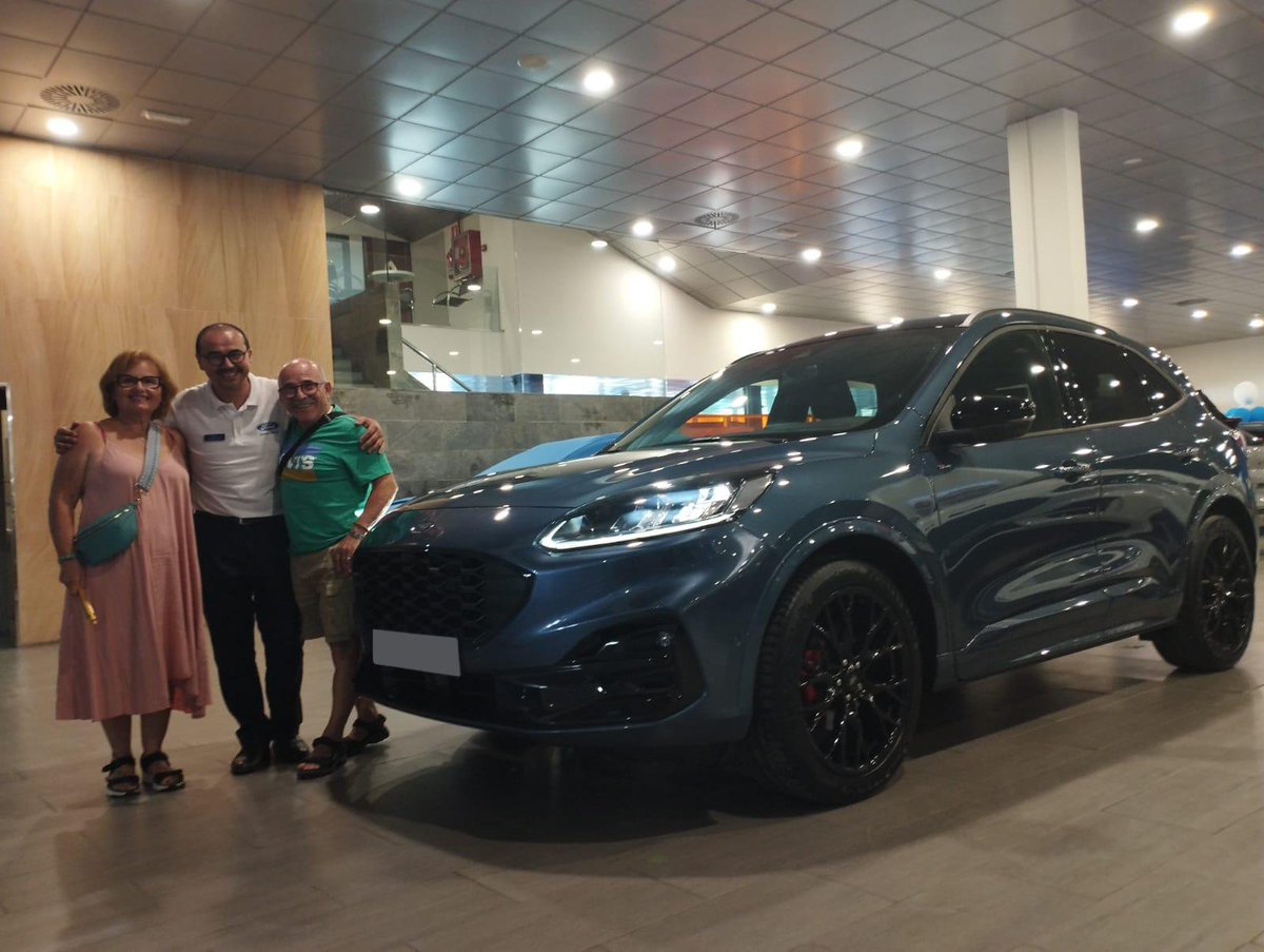 Pilar y Juan son dos clientes #Ford desde hace muchos años. Nuestro asesor comercial Alejandro les ha ayudado a escoger su nuevo coche perfecto y, como siempre, ha sido un placer compartir un rato con ellos 💙 ¡Gracias por confiar en Garum Motor!
