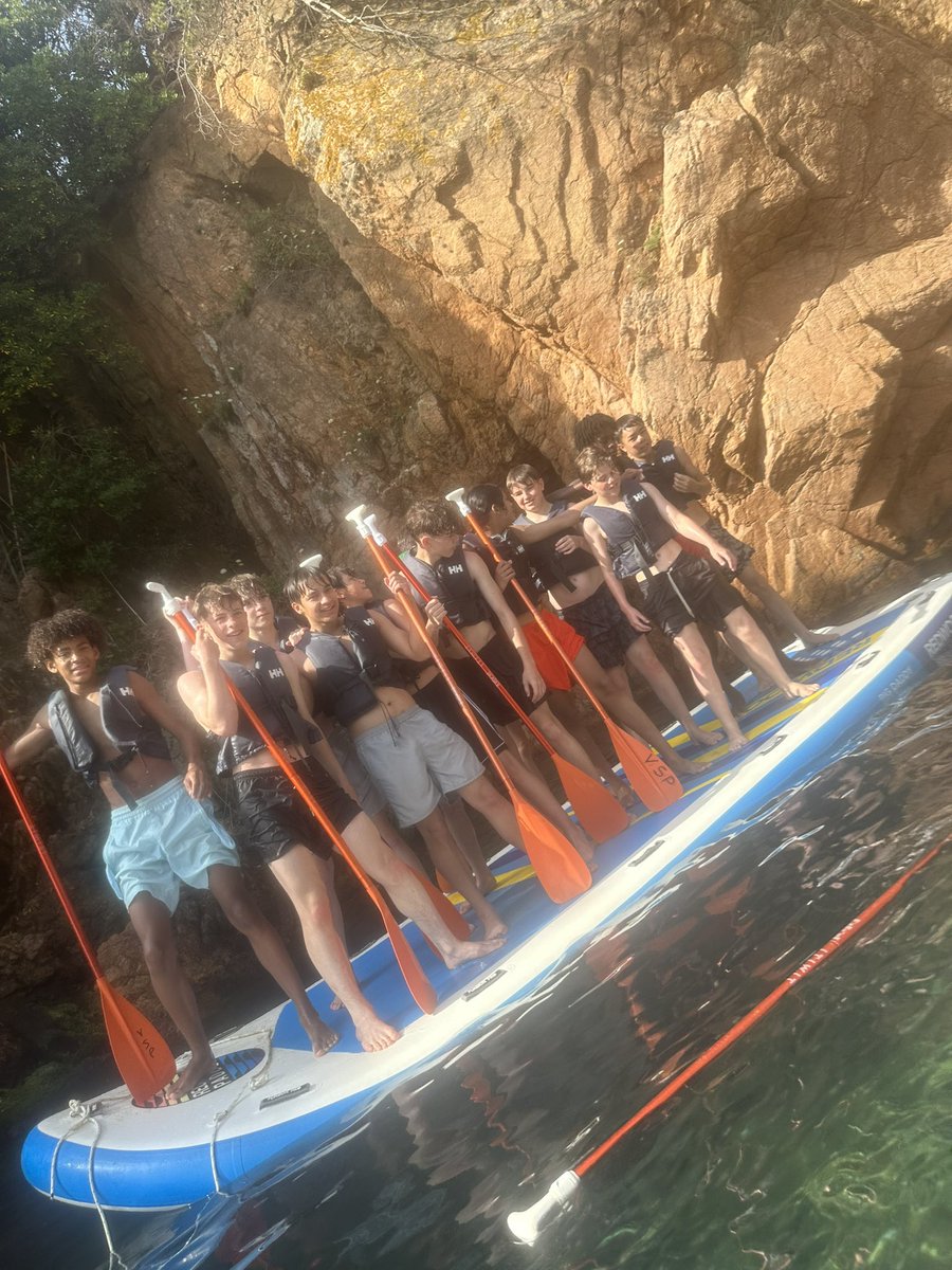 tcsedpe's tweet photo. Day 4 - Paddle boarding with a bit of Cliff jumping 🤩 Nice to see North Dulwich on the way Kayaking 👋🏽 @TCSDulwich @CharterEast @CharterPEdept https://t.co/cxyPfZcdIZ