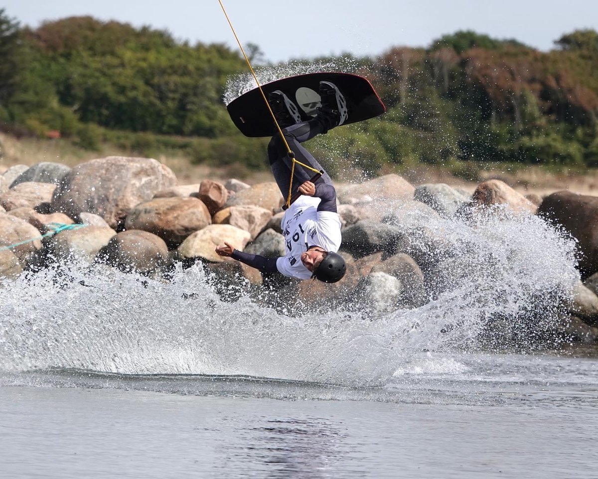 DenbighSchoolMK's tweet image. Jessie Saunders, Y7 a talented wakeboarder had a podium finish in the World Wake Park Championships, coming 3rd in the Girls Park 10-13 category.  Her brothers, Callum, Y11 &amp;amp; Kieran were also competing, finishing 4th &amp;amp; 7th. The are a talented #wakeboarding family. @wakeboarduk