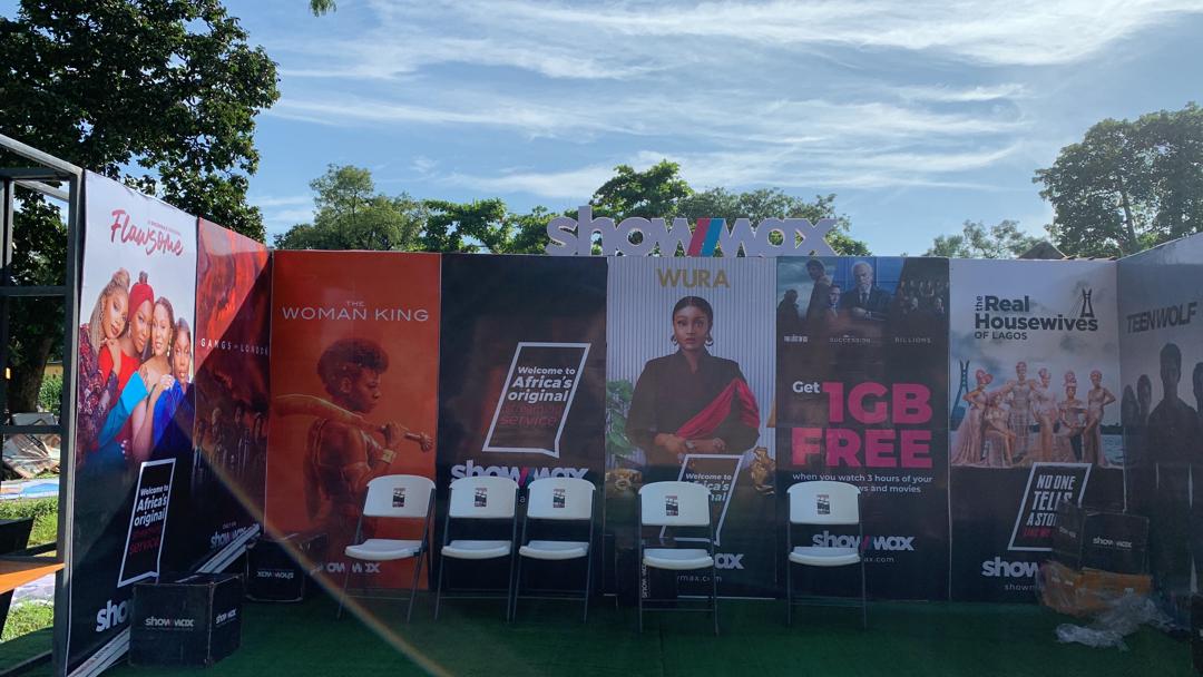 TheFajiTobiloba's tweet photo. .@SOUNDCITYtv campus tour hits University of Ilorin and we activated! Win lotta freebies- data subscription, branded merchandise like hoodies, caps, shirts, temperature bottles, headsets, and even cash prices up to 50K from @ShowmaxNG, stationed close to the park. Real party man! https://t.co/mjBXczFeSc