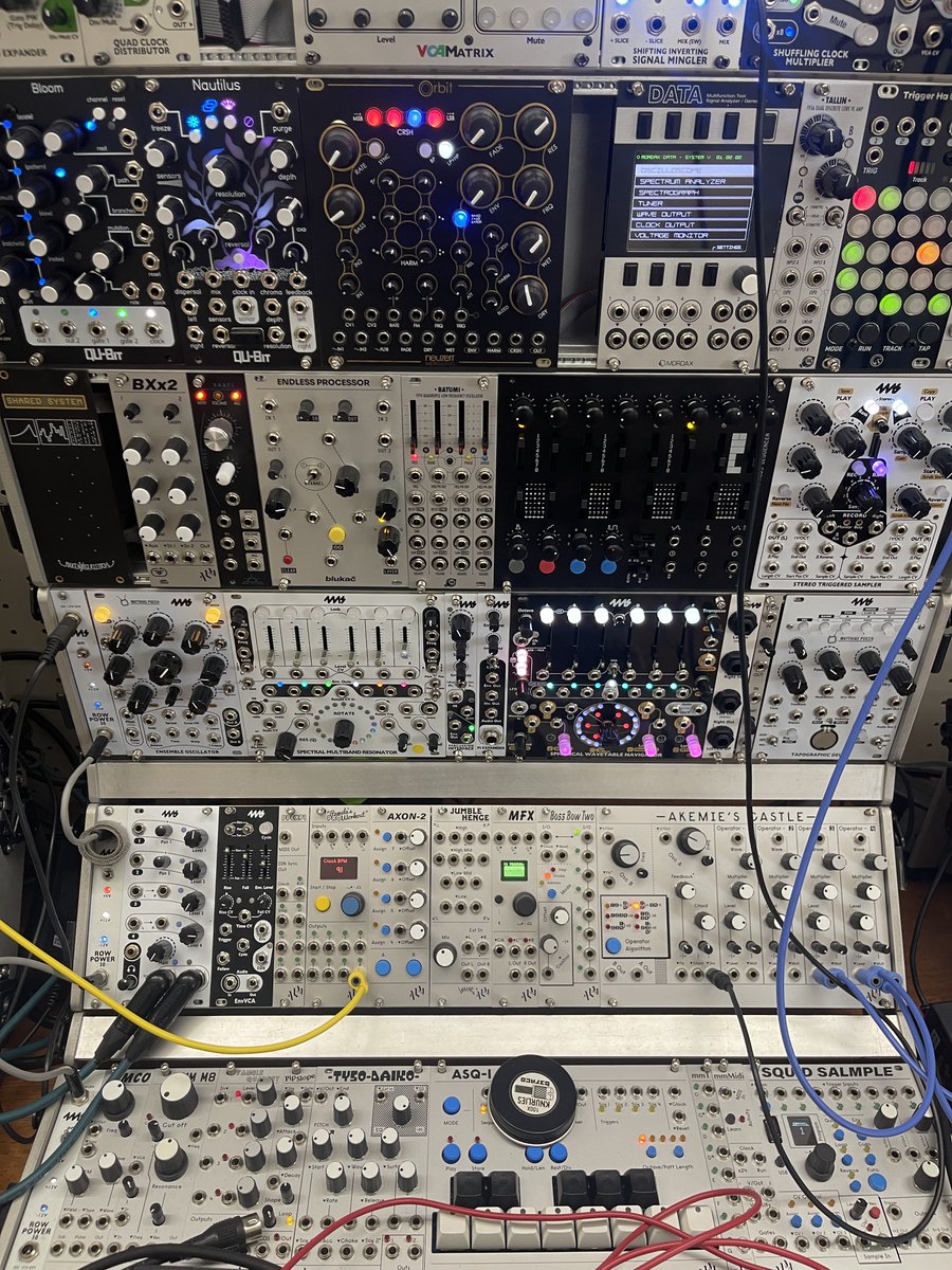 clockfaceTokyo's tweet photo. 明日7/20(木)は18時より三軒茶屋Space Orbitで、いよいよ"Modular Popup"開催です！

イギリスからALM Busy、RYK Modularも来場して新作のPamela ProやNight Riderを解説してくれます。8月デビュー予定の日本のSDKC Instrumentsは第一弾モジュール、"Helical"を紹介してくれます。

3社のメーカーデモは19時くらいから、ライブは21時くらいを予定しています。デモが終わってもメーカーに聞きたいことある方はぜひお気軽に話しかけてみてください。

当店も画像のデモ機を持っていきますので、シンセを触りながら楽しい時間を過ごしましょう。
皆様のご来場お待ちしております！

詳細はこちらから↓↓↓
https://t.co/RW3i5NpcKv