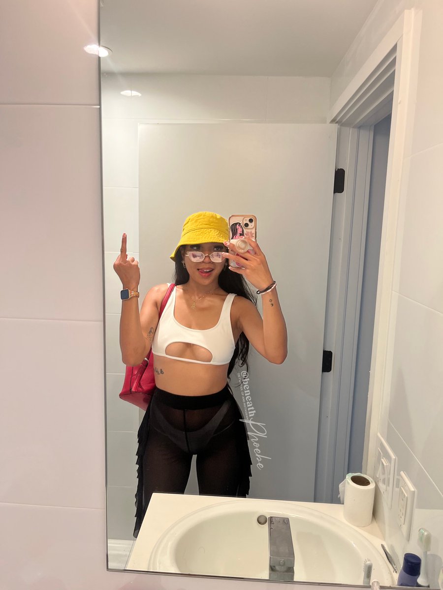 beneathPhoebe's tweet photo. 2 days left until Princess’s birthday!👸🏻 No better time to worship my curves with your wallets sluts! 🥵 Get on your fucking knees and give me what I deserve! 🧎🏻‍♂️

• findom brat asianbrat financialsub humanATM • https://t.co/rg8pCYWYRj