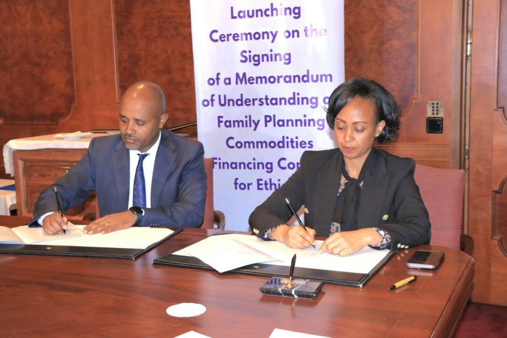 lia_tadesse's tweet photo. It was a big milestone to sign Compact MOU for Family planning commodities between Government of Ethiopia and our development partners, for a 3 years interim joint fnancing of 36M USD for procurement of FP products by contributions from GOE &amp; donors to fill the finance gap. https://t.co/kMUDrB2ckM