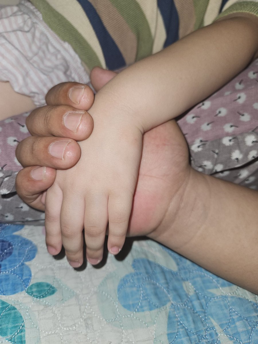 잘때도 사이 좋은 부녀지간ㅋㅋ