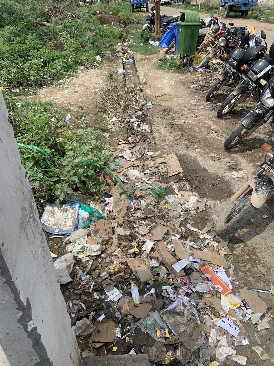 MohitIdea's tweet photo. Again same condition, no one has come to clean here. @OfficialGNIDA https://t.co/OYpnXZj97S