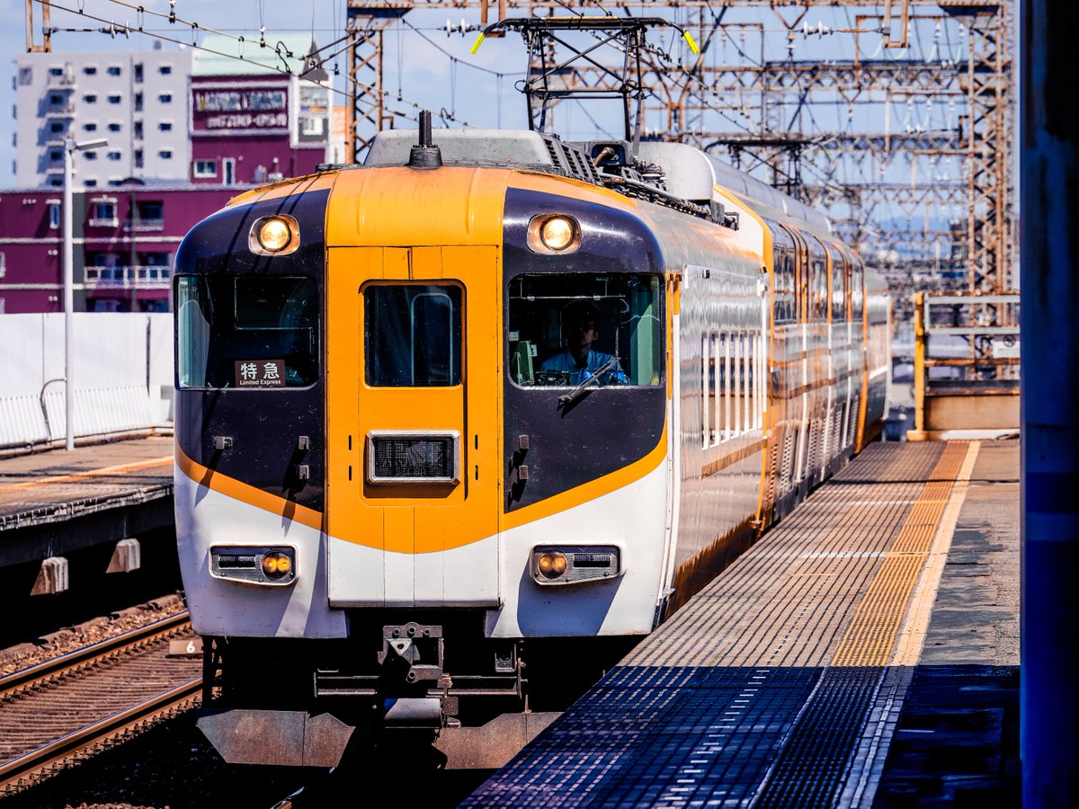 kyoshiro_design's tweet photo. 2階建🎵

#ビスタEX
#ビスタカー
#VISTACAR
#2階建電車
#近鉄
#近鉄特急
#鉄橋
#鉄ヲタ
#撮り鉄
#鉄
#鉄ちゃん
#趣味カメラ https://t.co/8CO4Wg5oEY